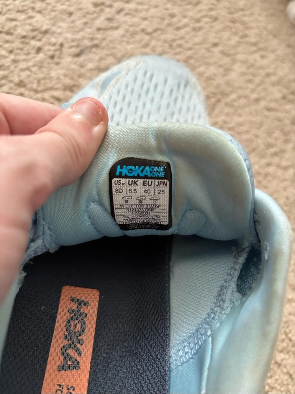 HOKA Women’s Clifton 8 Sneakers Size 8 Wide